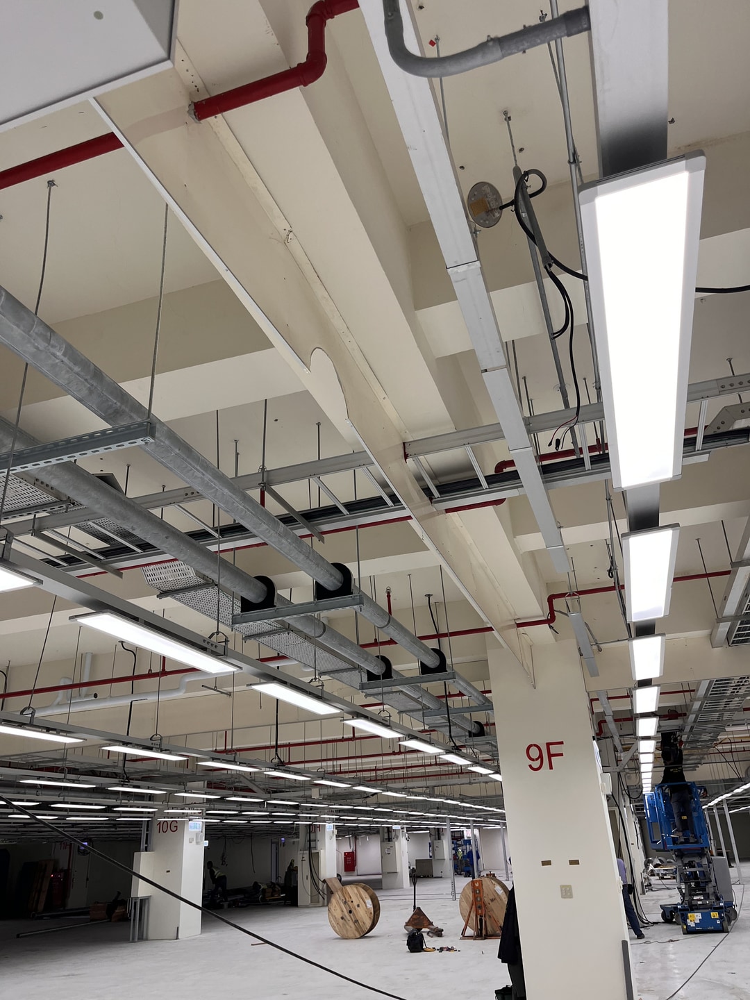 英業達桃科廠5F潔淨室空調電力及監控與消防電系統工程 照片 2