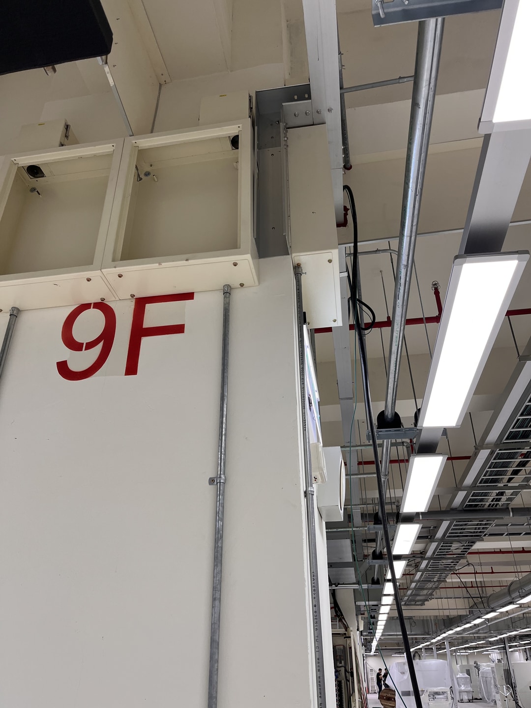 英業達桃科廠5F潔淨室空調電力及監控與消防電系統工程 照片 5