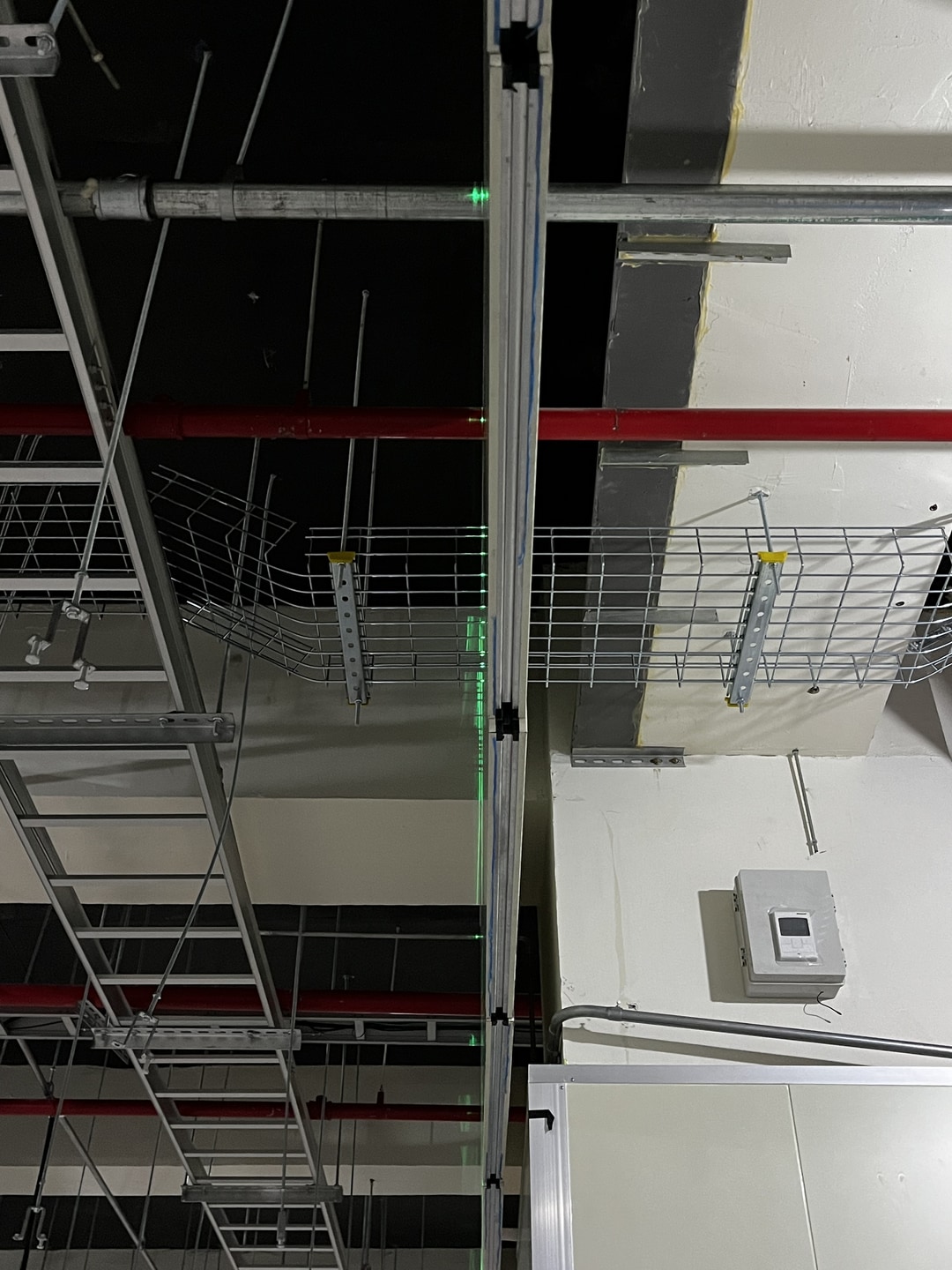 英業達桃科廠7F產線ISO7無塵室空調電力及監控工程 照片 3