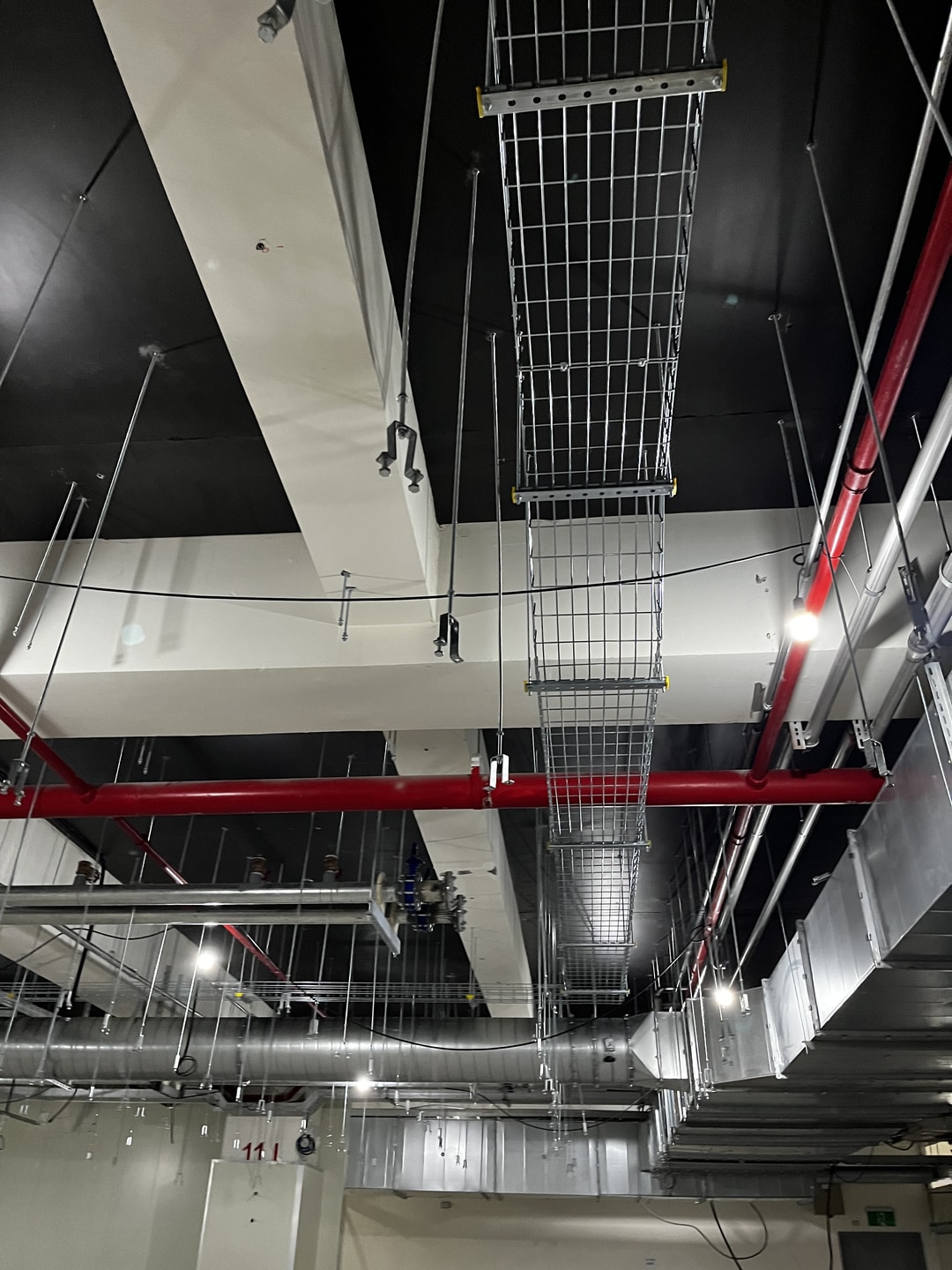 英業達桃科廠7F產線ISO7無塵室空調電力及監控工程 照片 4