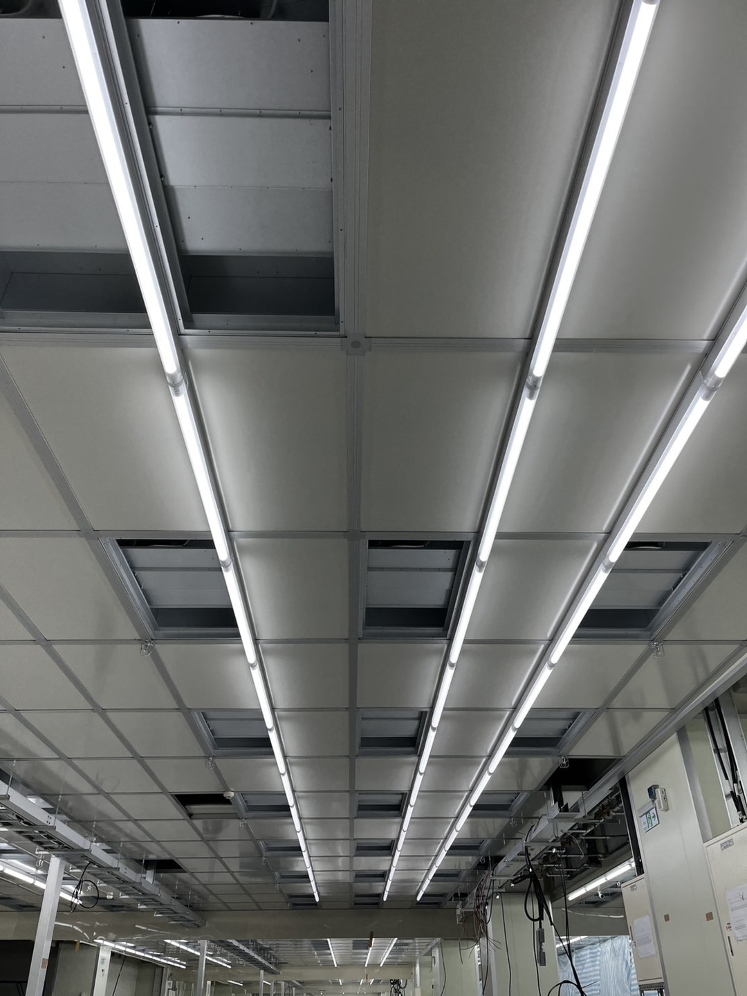 英業達桃科廠7F產線ISO7無塵室空調電力及監控工程 照片 10