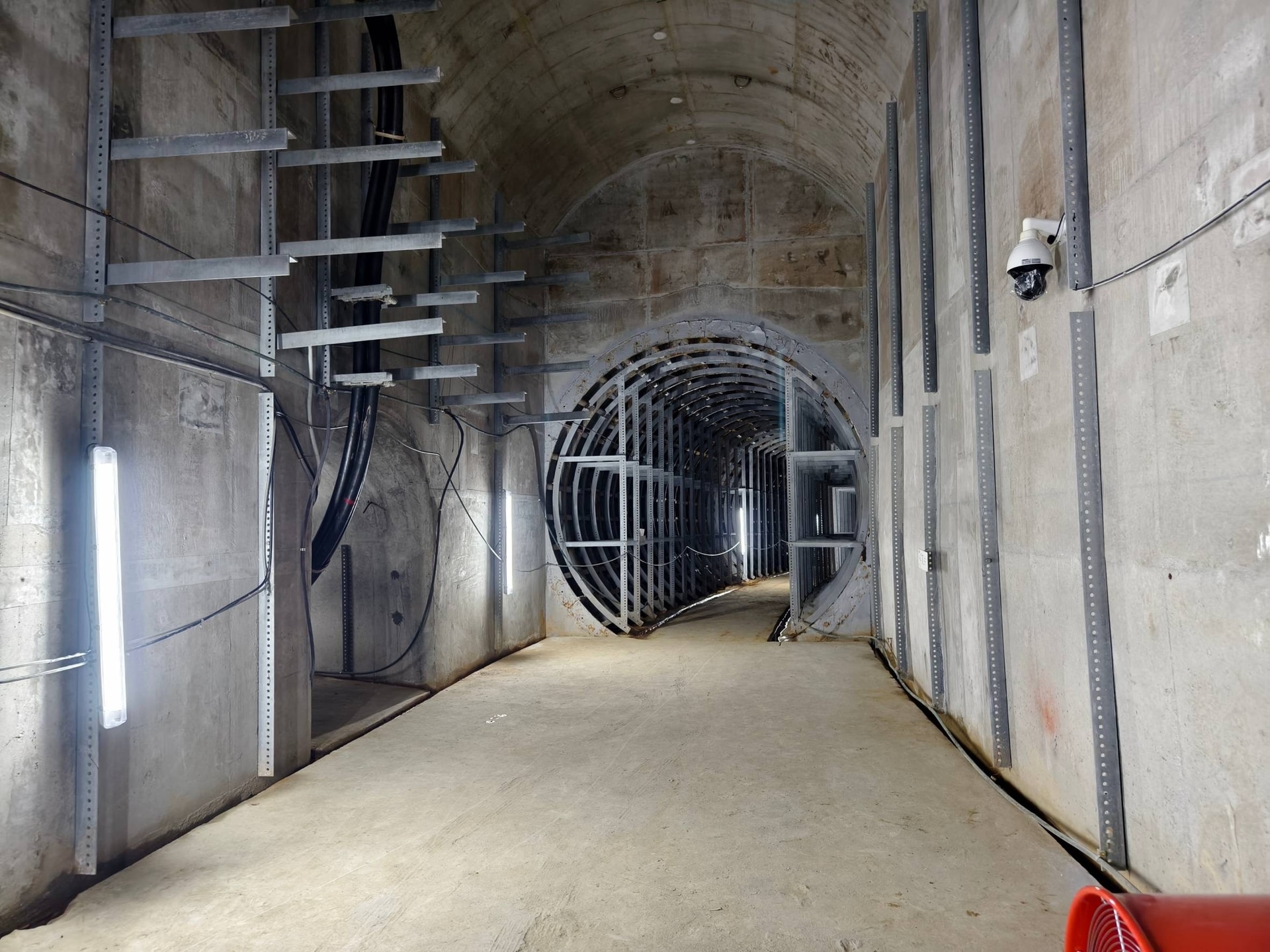 台電松湖地下電纜洞道臨時光纖通訊及監視工程
