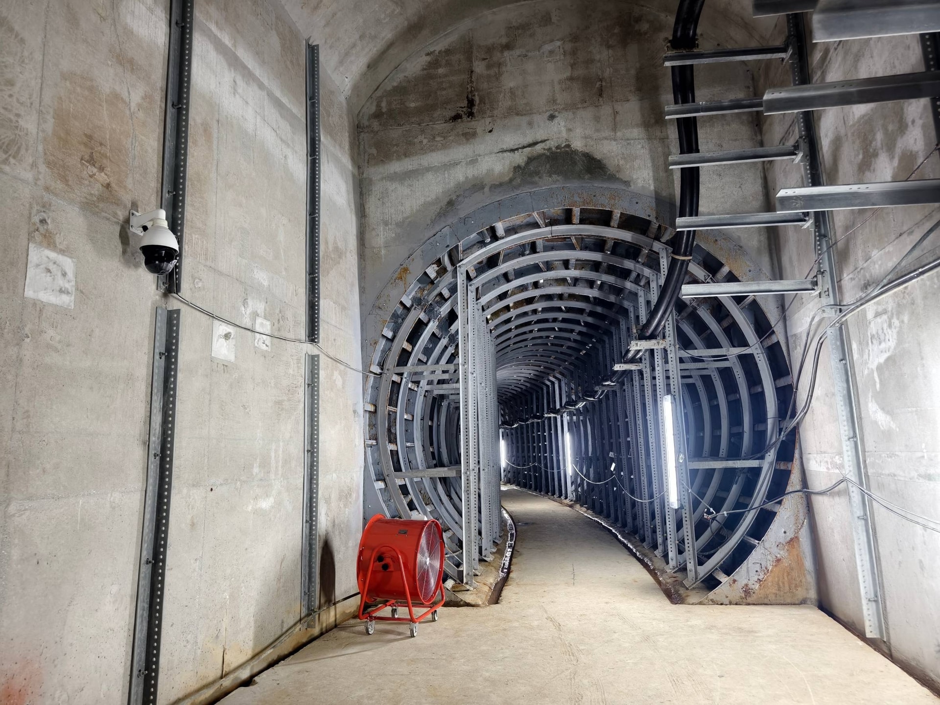 台電松湖地下電纜洞道臨時光纖通訊及監視工程 照片 7